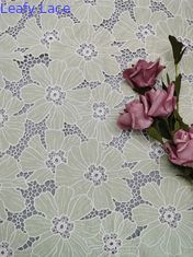 Kain Lubang Katun Bordir Bunga Berdaun Ivory By The Yard