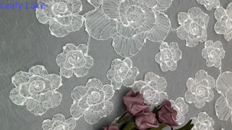 Gaya Vintage Kain renda bordir 3D Bunga Putih Tulle renda untuk proyek pernikahan pengantin