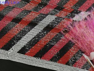 Pesta Berwarna Linear Dicetak Kain Renda Payet Bordir