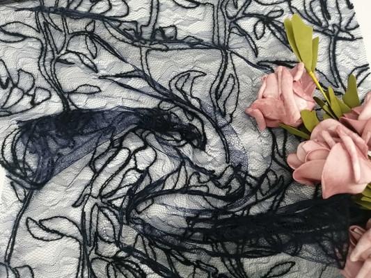 Kain Renda Bersulam Pola Bunga Hitam dengan Lebar 129cm