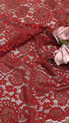 Kualitas tinggi Warna merah bertali bersinar Bunga Scalloped Edge renda Kain oleh Yard Gaun untuk mode