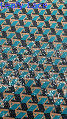 Perhiasan Sequin dengan Pola Geometri