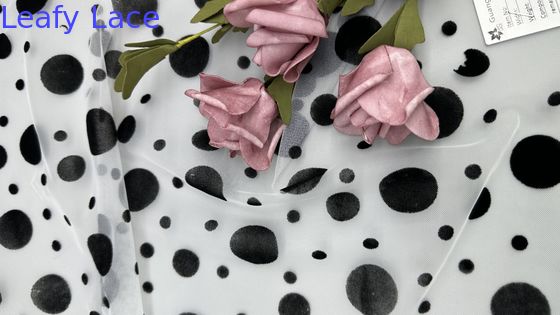 Printed Lace Fabric Spotted Patten Mesh Ground Untuk Gaun Napas Desain