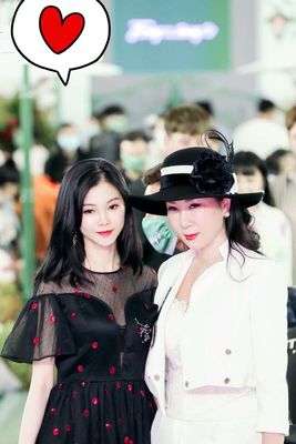 Kain Payet Polka Dot Hitam Merah Untuk Garmen Day Dress