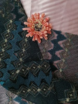 49 "Kain Bordir Metalik Renda Emas Untuk Gaun Wanita
