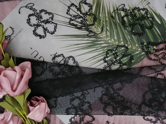 Kain Renda Bordir Bunga Huruf Hitam