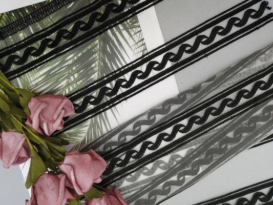 Kain Renda Bordir Hitam Nilon Linear Geometris