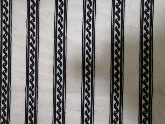 Kain Renda Bordir Hitam Nilon Linear Geometris