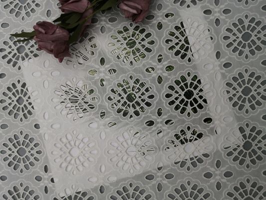 Kain Katun Pemotong Laser Eyelet Mesh Untuk Gaun Wanita