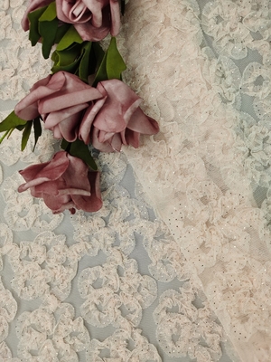 Pink 3D Floral Crochet Lace Fabric Foil dilapisi Bordir Anak Dress Lace