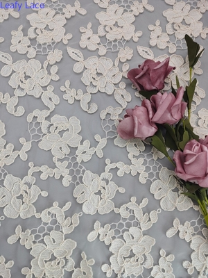 Warna Beige 3D Floral Corded Lace Fabric Polyester Cotton Cording Benang