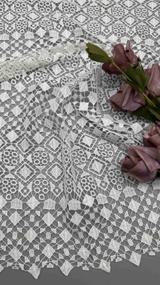 100% Poly Off White Geo Chemical Bordir Lace Fabric Untuk Pakaian Wanita