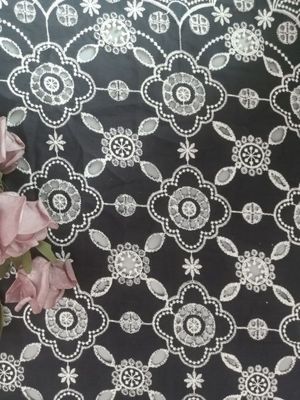 Kain Lubang Bordir Suku Warna Kontras Renda Untuk Pakaian Wanita